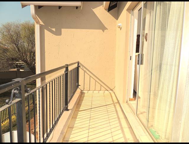 2 BEDROOM APARTMENT FOR SALE IN WILLOWBROOK